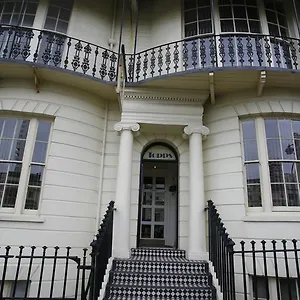 https://topps-brighton.brighton-hotels-england.com